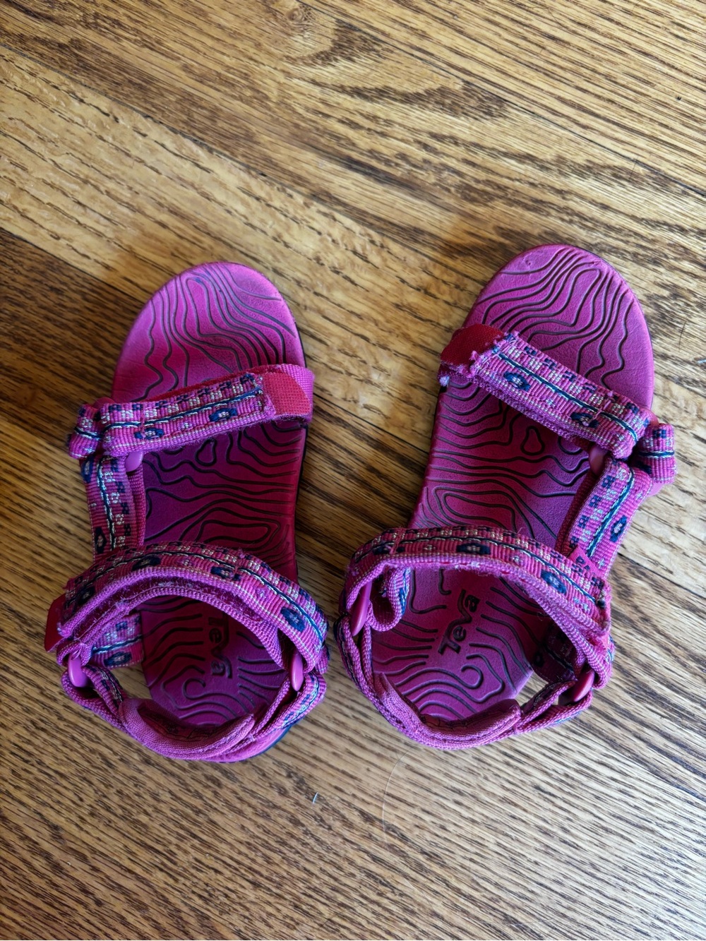 Tevas- size 6t